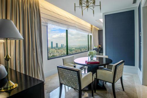 Un lugar para sentarse en Fairmont Amman