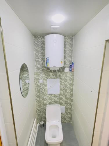 Ένα μπάνιο στο The Top Hostel