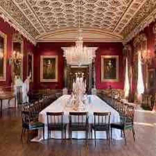a large dining room with a large table and chairs at Charming 1 Bed Peak District Cottage Barn Near Alton Towers, Polar Bears, Chatsworth House in Leek