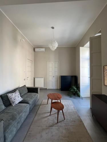 A seating area at Catania Rooms