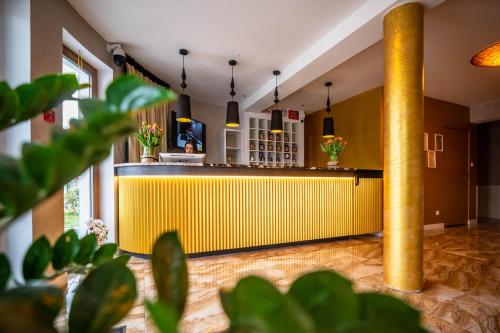 Ο χώρος του lounge ή του μπαρ στο Amber Park Spa