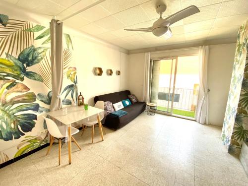 Grand studio cosy à 300m de la mer avec parking