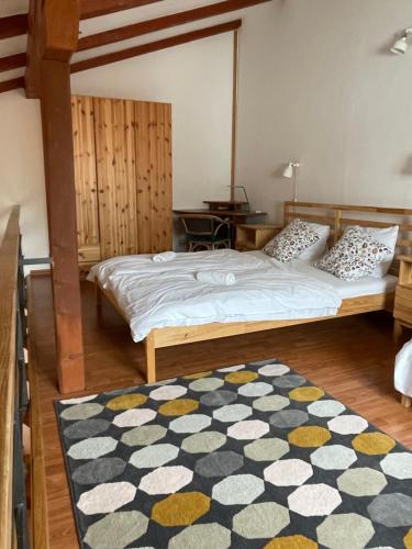 Ένα ή περισσότερα κρεβάτια σε δωμάτιο στο Villa Leonore mit beheizbarem Pool