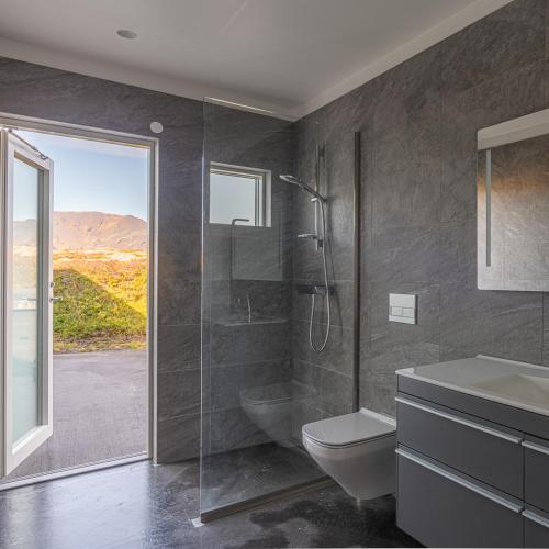 Koupelna v ubytování Tranquil resort with great views