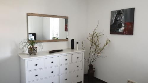Fotografie z fotogalerie ubytování SeenSucht & Urlaubsträume, Ferienwohnung "Seerose" v destinaci Großräschen