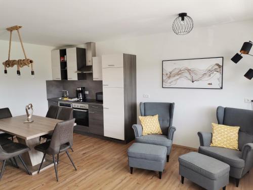 Kuchyň nebo kuchyňský kout v ubytování Berg:Zeit_Apartments