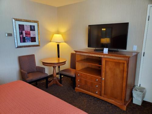 Royal Pacific Motor Inn Image