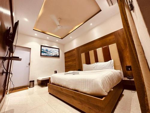 Gallery image of HOTEL GOLDEN VEENA- MOUNT ABU- 1 km FROM NAKKI LAKE in Mount Ābu