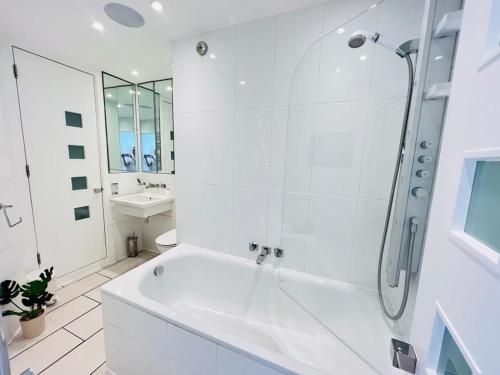 Phòng tắm tại Lovely Central London Flat