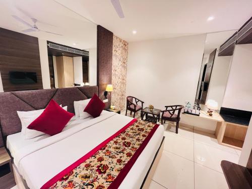 Zona de estar de Hotel The Savode - Just 2 Mins From Golden Temple Amritsar