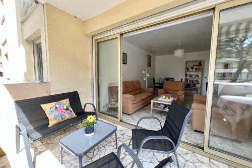 Bright and quiet apartment near the sea