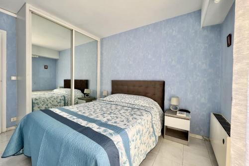 Bright and quiet apartment near the sea