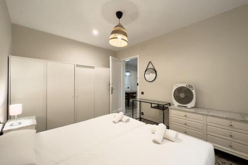 BeBarceloner Eixample Apartments - 3 bedrooms