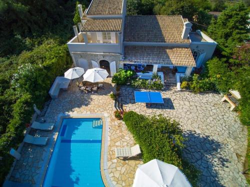 Avlaki Beach House,stylish villa in Kassiopi
