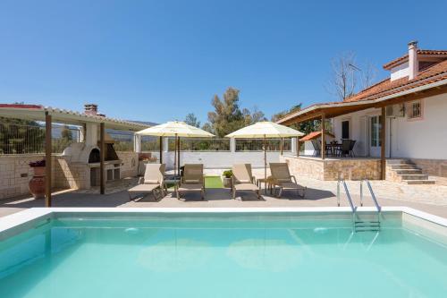 Ilenia's 3 Bedroom House With Private Pool