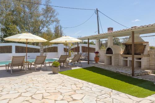 Ilenia's 3 Bedroom House With Private Pool