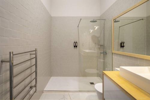 Stylish Downtown Apartment