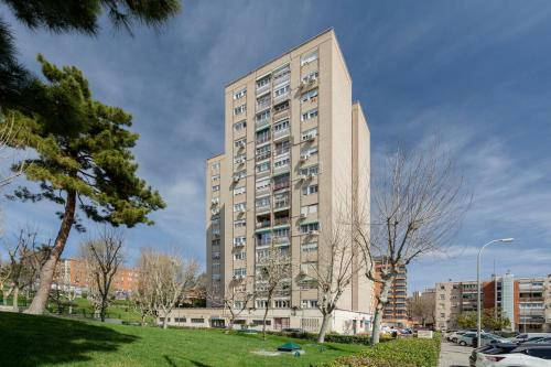 For you Rentals Moderno apartamento TEMPORAL cerca ZOO y del Parque de Atracciones CEB765