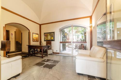 GuestHost - Bright Apartment near Villa Borghese