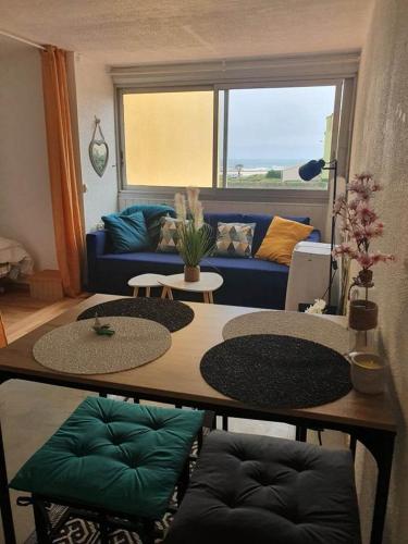 Posedenie v ubytovaní Appartement T2 27m² meublé, vue mer à 50m de la plage