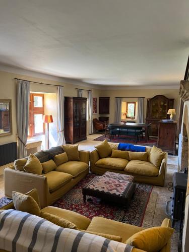 Zdjęcie z galerii obiektu Secluded Woodland Villa with Pool w mieście Le Mas