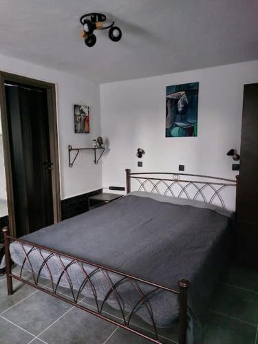 A bed or beds in a room at Casa di Angelo