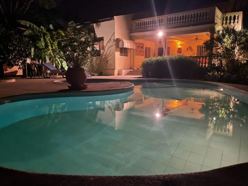 VILLA SOMONE avec piscine privée, à 150 m de la plage