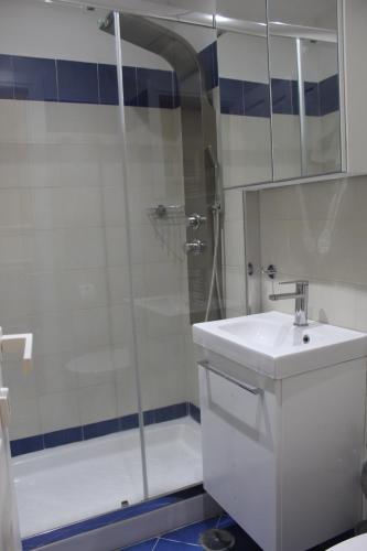 Kylpyhuone majoituspaikassa NapoliOn - Luxury Apartment