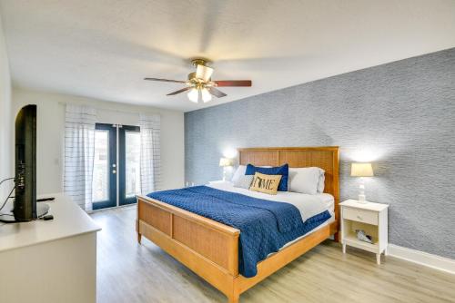 Postel nebo postele na pokoji v ubytování New Smyrna Beach Vacation Rental Less Than half Mi to Beach