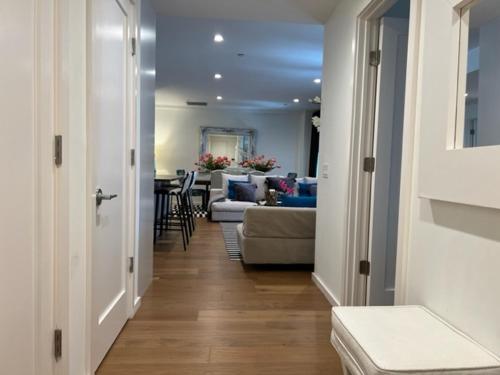 Greenwich Beach-2 Bedroom -Loft Apt – Photos 3