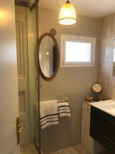 Bilik mandi di Gîte de la Gayonne