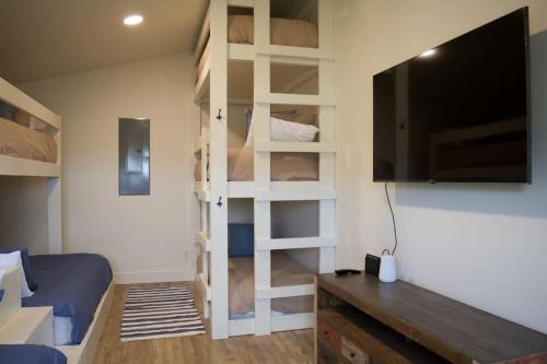 Gallery image of Ridgeline Retreat - beautiful getaway with views in Eureka