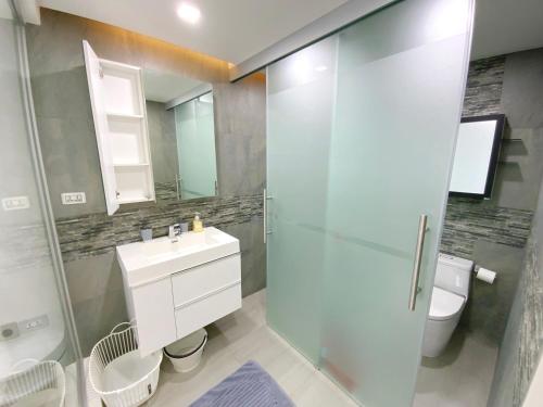 Koupelna v ubytování Sands Condo Studio 015 by ThaiminatorPattaya