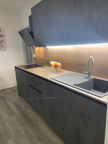 A kitchen or kitchenette at Sorinas Home WD6