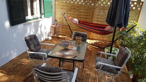 Olgas Cozy Nest apartment with private garden Quiet stay near Dassia beach Ano Korakiana