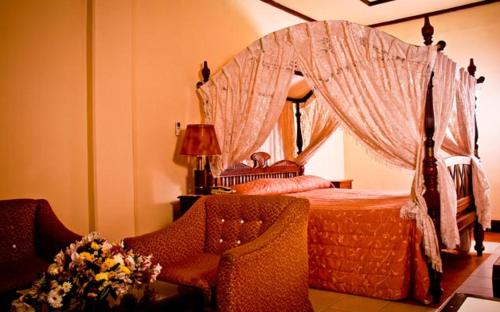 Posezení v ubytování Grand Oriental Hotel