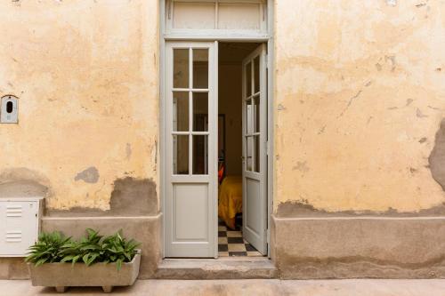 Gallery image of Beautiful Rooms in Old Inmigrants House in Mendoza