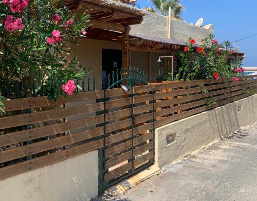 Το κτήριο όπου στεγάζεται  το διαμέρισμα