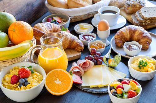 Opciones de desayuno para los huéspedes de Pokoje Pracownicze Gniezno