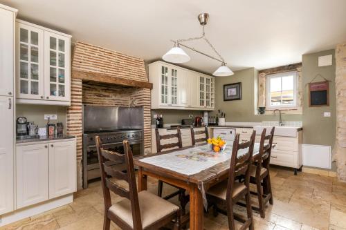 Dapur atau dapur kecil di Domaine de Rambeau