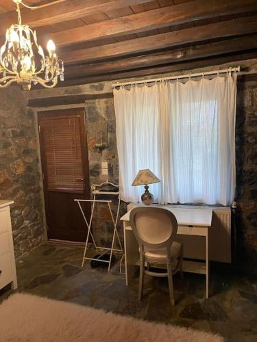 Фотография из галереи Blessings Chalet στον Παλαιό Άγιο Αθανάσιο με Τζάκι, Barbeque, μεγάλη αυλή και υπέροχη θέα в городе Палайос-Агиос-Атанасиос