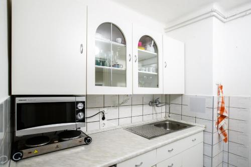 Foto sihtkohas Fonyód asuva majutusasutuse Süllő utcai apartman Fonyód VÍZPARTI és PANORÁMÁS! ON THE WATERFRONT and with Balaton panorama! galeriist