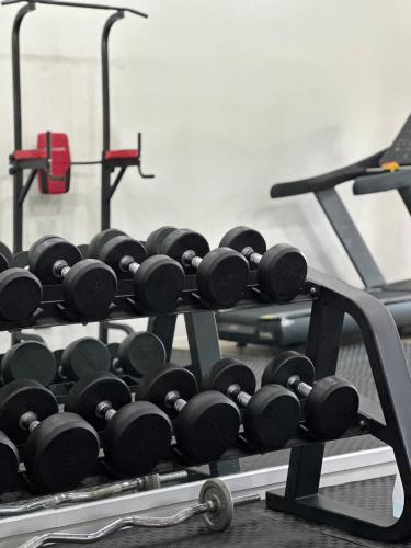 Fitness centrum a/nebo fitness zařízení v ubytování bliQ Hotel Chanthaburi