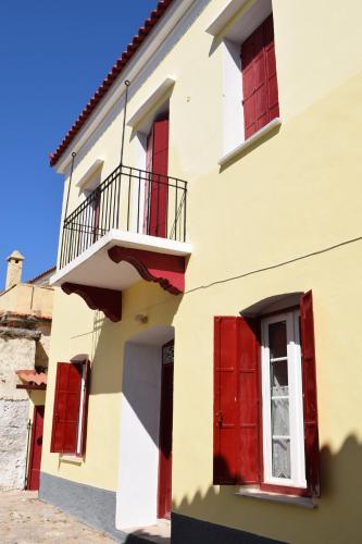 Gallery image of Oikia Ahanasia in Karlovasi