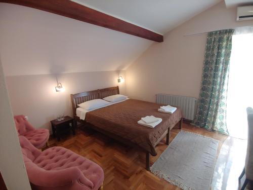 Posteľ alebo postele v izbe v ubytovaní Hotel Koliba na Grzi