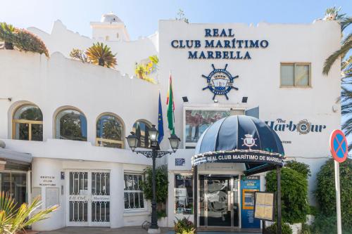 Φωτογραφία από το άλμπουμ του Deluxe Apartment with Jacuzzi στη Μαρμπέλλα
