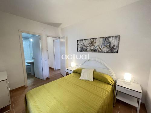 Posteľ alebo postele v izbe v ubytovaní Residencial S´Agaro Bajos Dcha