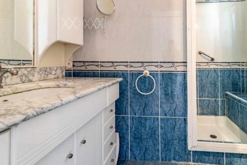Kúpeľňa v ubytovaní Les Algues Encantador apartamento en el centro