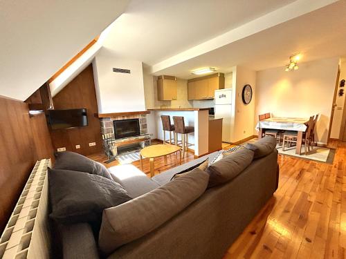 Dúplex amb vistes fantàstiques al centre d'Esterri d'Àneu by RURAL D'ÀNEU