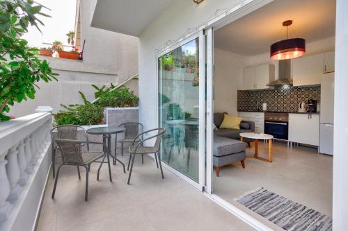 Two bedroom apartment near the ocean
